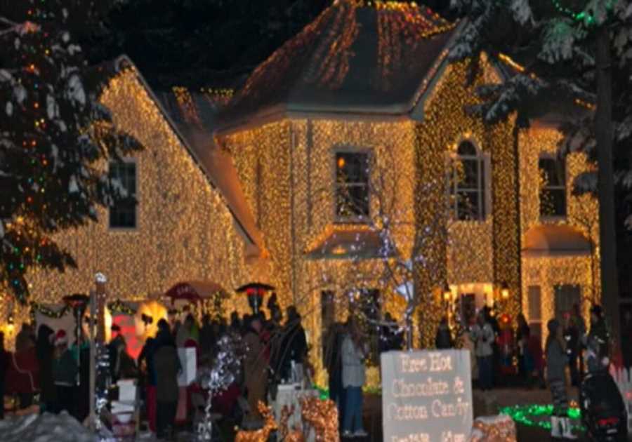Lawyer Wins Legal Battle With Homeowners Association Over Christmas Display – Uses Settlement Money to Buy More Lights